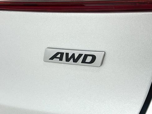 Used 2017 Hyundai Santa Fe SE image 39