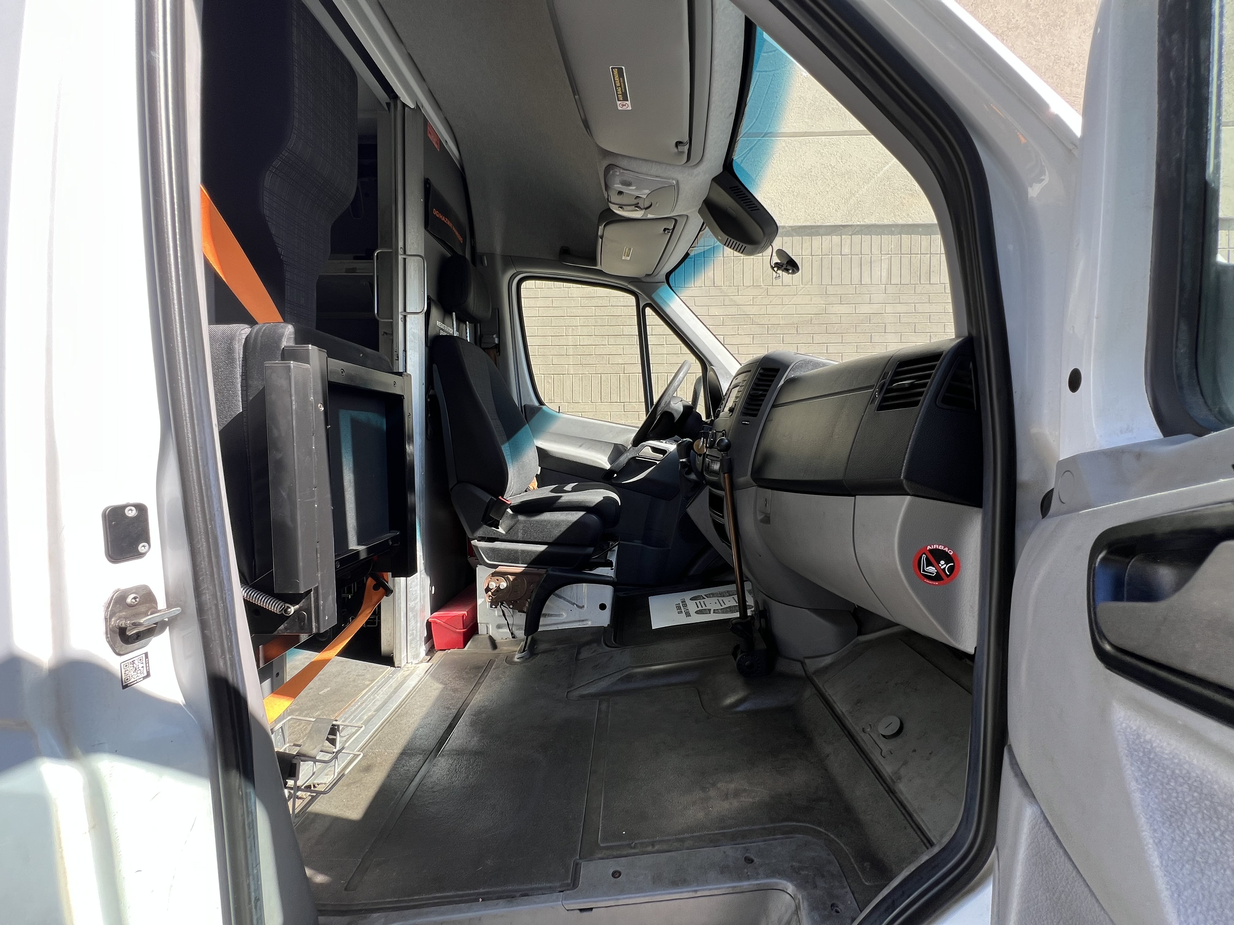 Used 2016 Mercedes-Benz Sprinter 2500 image 15