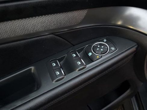 Used 2018 Ford Explorer XLT image 14