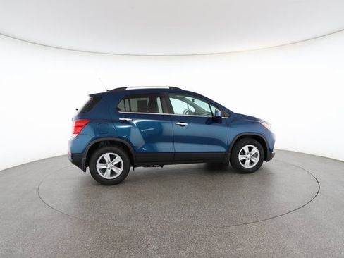 Used 2019 Chevrolet Trax LT w/ LT Convenience Package image 21