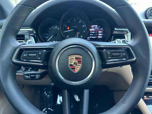 Certified 2025 Porsche Macan AWD/4WD image 25