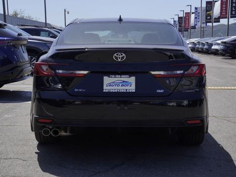 Used 2025 Toyota Camry SE FWD image 5