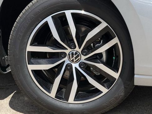 New 2026 Volkswagen Jetta SE FWD image 6