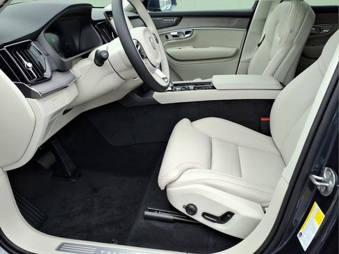 New 2026 Volvo XC90 B6 Ultra w/ Protection Package Premier image 13