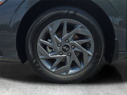 Certified 2026 Hyundai Elantra Hybrid FWD image 29