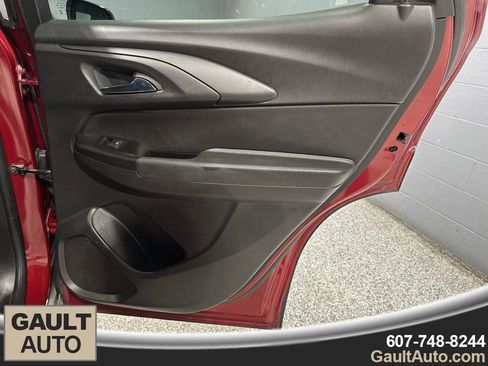 Used 2021 Chevrolet TrailBlazer RS w/ Sun and Liftgate Package image 18