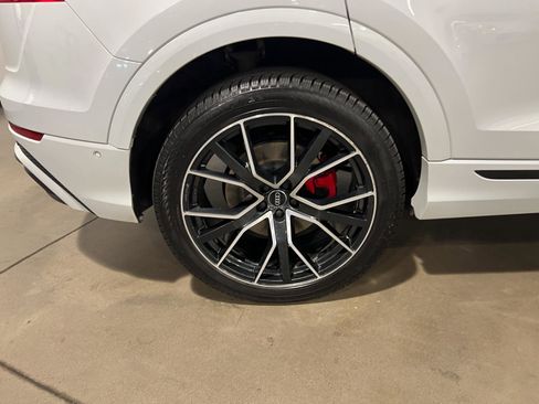 Used 2019 Audi Q8 Prestige image 45