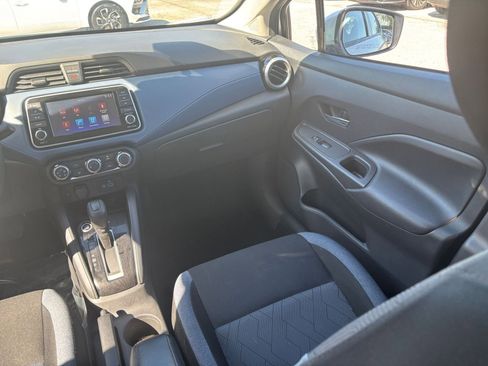 Used 2025 Nissan Versa SV FWD image 30
