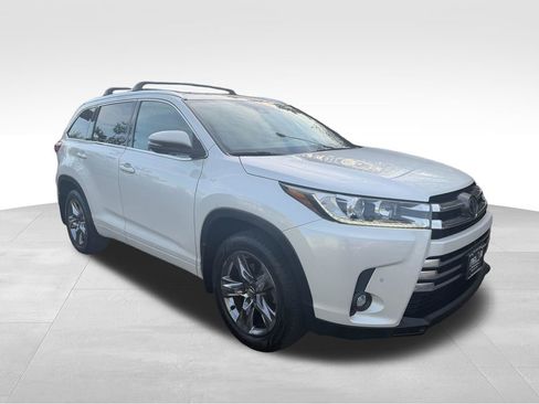 Used 2019 Toyota Highlander Limited Platinum AWD/4WD image 10
