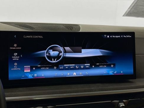 Used 2024 BMW X5 sDrive40i w/ M Sport Package image 16