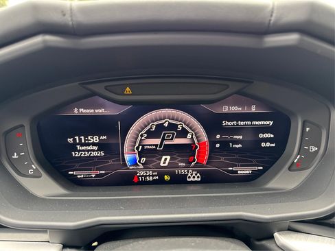 Used 2021 Lamborghini Urus image 16