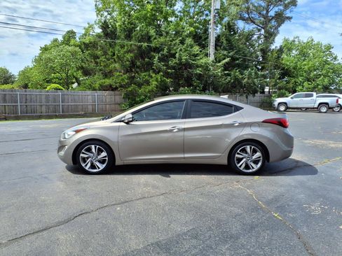 Used 2016 Hyundai Elantra Limited FWD image 5