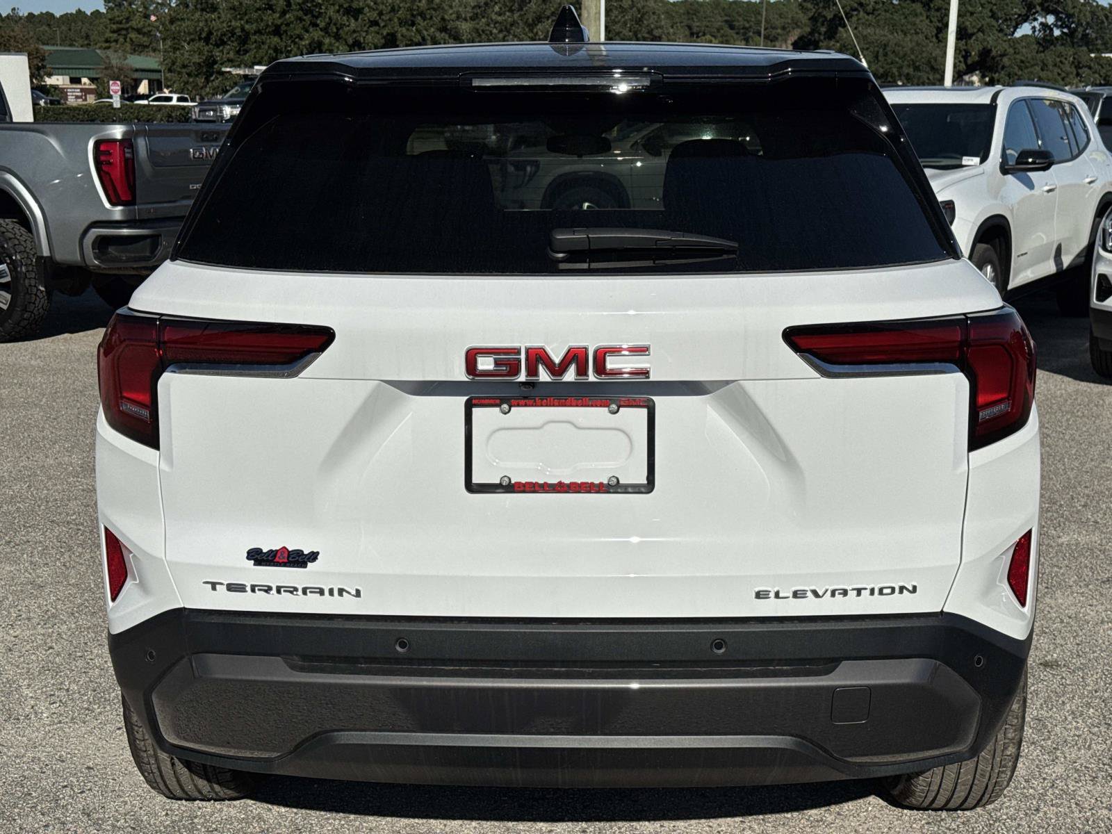 New 2027 GMC Terrain Elevation w/ LPO, Floor Liner Package FWD image 4