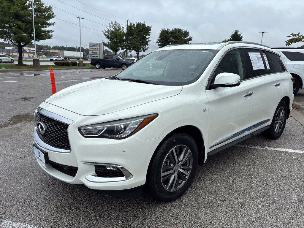 Used 2020 INFINITI QX60 Luxe w/ Essential Package FWD image 4