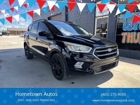 Used 2017 Ford Escape SE w/ Equipment Group 201A FWD image 1