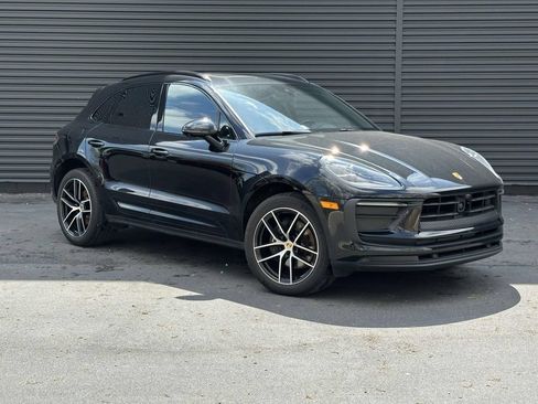 Used 2025 Porsche Macan AWD/4WD image 7