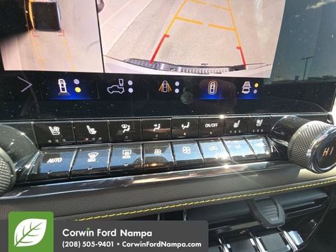 Used 2025 Chevrolet Colorado ZR2 w/ Technology Package image 16