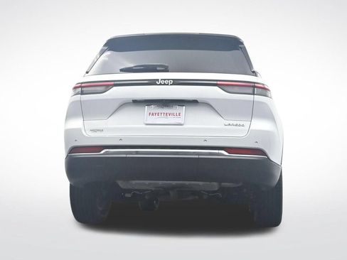 Used 2023 Jeep Grand Cherokee Laredo RWD image 34