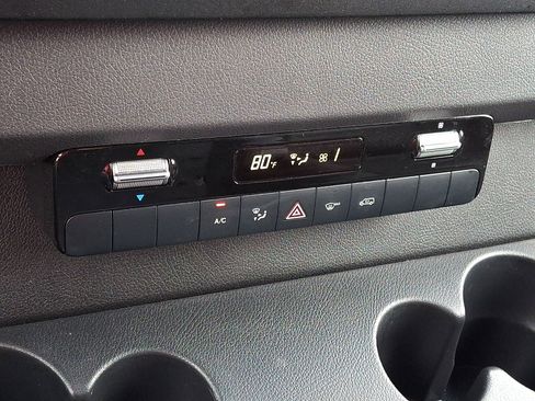 Used 2025 Mercedes-Benz Sprinter 2500 image 16