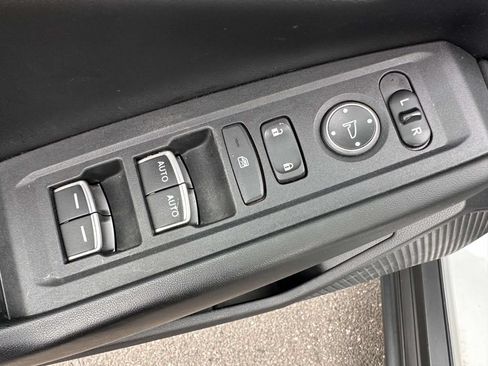 Used 2023 Honda Accord EX image 9