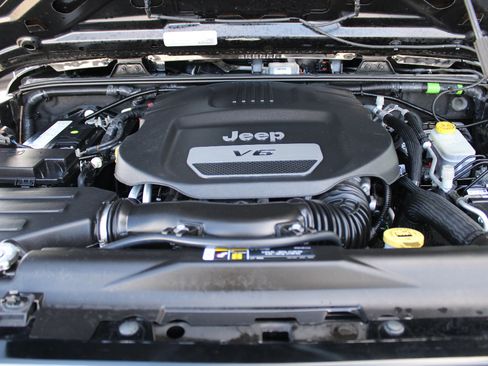 Used 2018 Jeep Wrangler Sport image 40