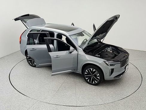 New 2026 Volvo XC90 T8 Plus w/ Protection Package Premier AWD/4WD image 38
