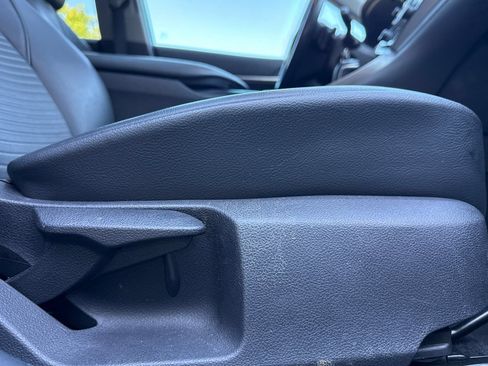 Used 2020 Toyota Camry SE w/ Blackout Package FWD image 22