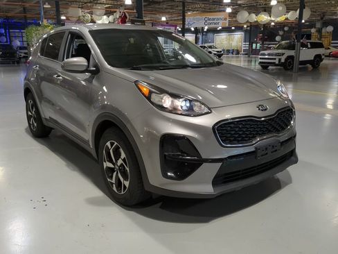Used 2022 Kia Sportage LX FWD image 5