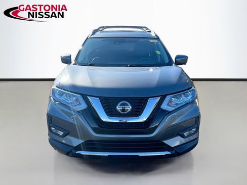 Used 2019 Nissan Rogue SL w/ Premium Package image 2