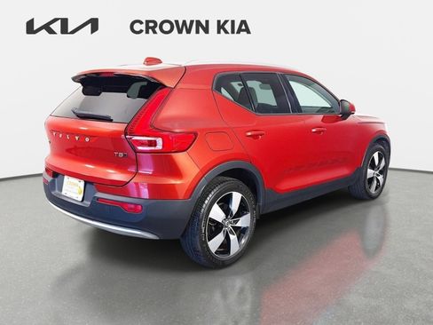 Used 2021 Volvo XC40 T5 Momentum w/ Premium Package AWD/4WD image 6