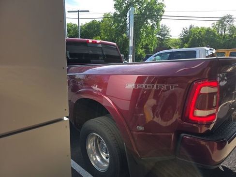 Used 2022 RAM 3500 Laramie AWD/4WD image 5