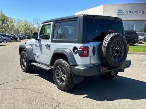 Used 2024 Jeep Wrangler Sport AWD/4WD image 4