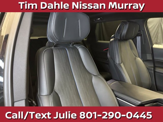 Used 2024 Cadillac Lyriq Luxury AWD/4WD image 16