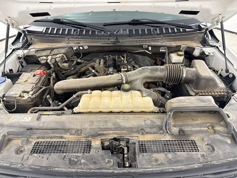 Used 2022 Ford Expedition XLT image 32