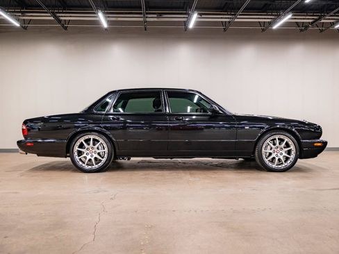 Used 2002 Jaguar XJ8 RWD image 6