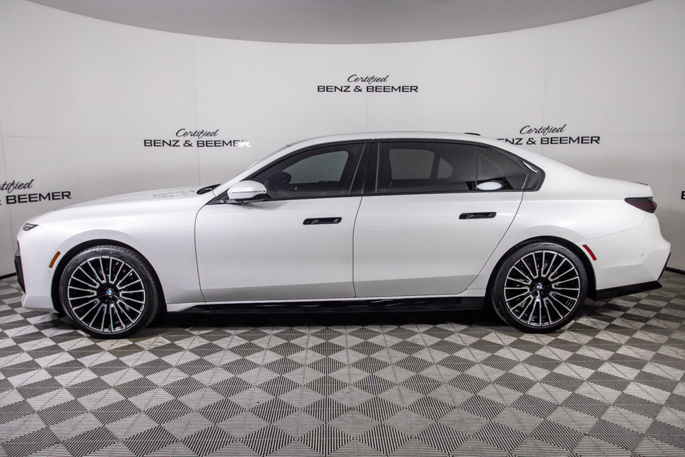 Used 2025 BMW 740i RWD image 10