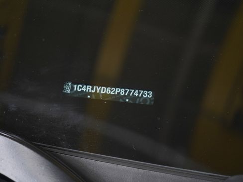 Used 2023 Jeep Grand Cherokee Overland w/ Advanced Protech Group III image 31