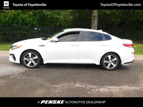 Used 2020 Kia Optima S FWD image 2