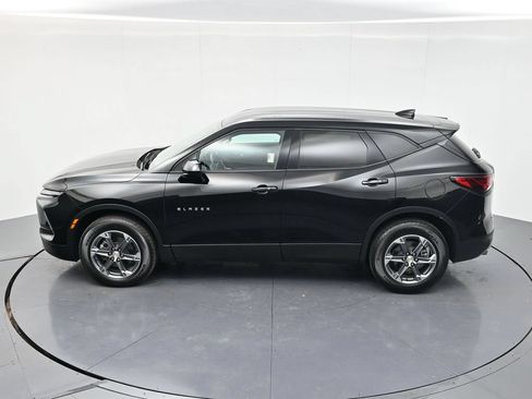 Used 2025 Chevrolet Blazer LT FWD image 43