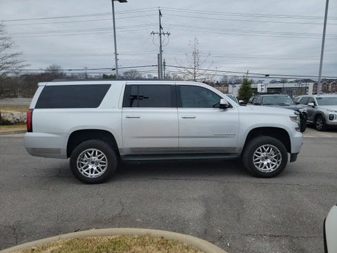 Used 2015 Chevrolet Suburban LT w/ Luxury Package image 4