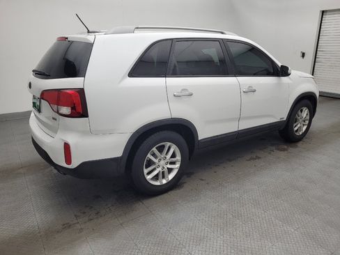 Used 2015 Kia Sorento LX image 10