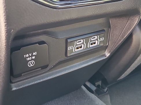 Used 2023 Jeep Grand Cherokee Altitude AWD/4WD image 21