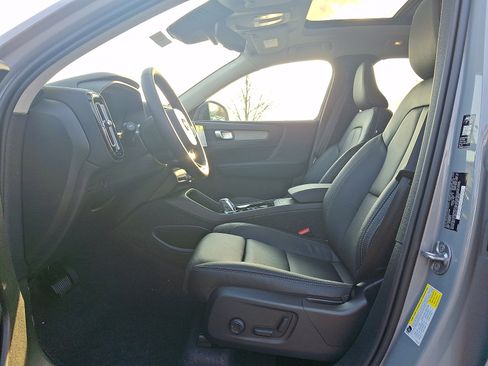 New 2026 Volvo XC40 B5 Plus w/ Climate Package AWD/4WD image 10