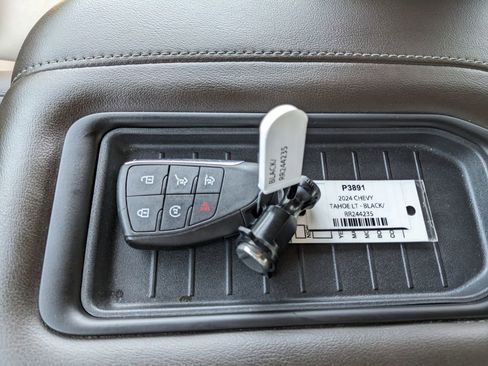 Used 2024 Chevrolet Tahoe LT RWD image 36