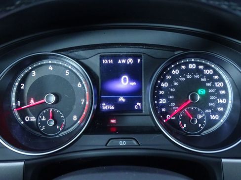 Used 2020 Volkswagen Atlas Cross Sport SE w/ Towing Package image 23