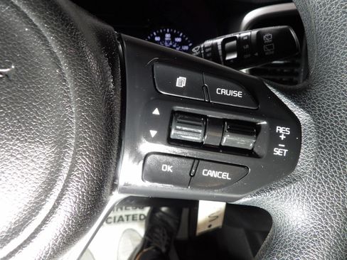 Used 2017 Kia Sorento FWD image 19