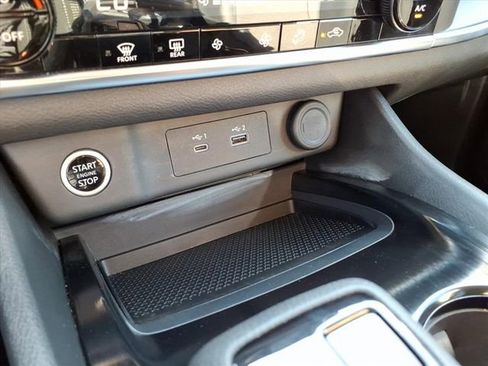 Used 2023 Nissan Rogue SV AWD/4WD image 26