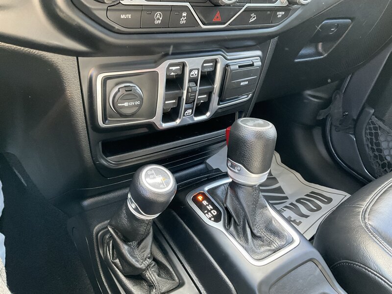 Used 2020 Jeep Wrangler Unlimited Sport S AWD/4WD image 30
