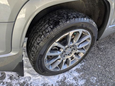 Certified 2023 GMC Acadia Denali w/ Denali Ultimate Package image 37