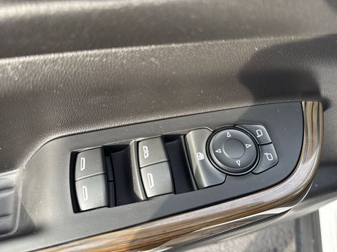 Certified 2023 GMC Acadia SLE image 13